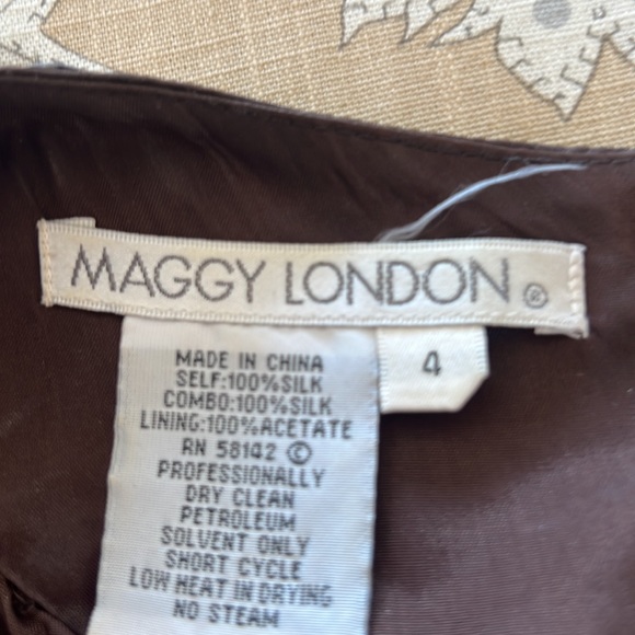 Ombré coppers with metal neckline swing dress - Picture 3 of 3